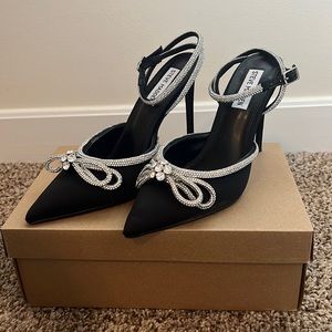 Steve Madden Viable Heels in Black